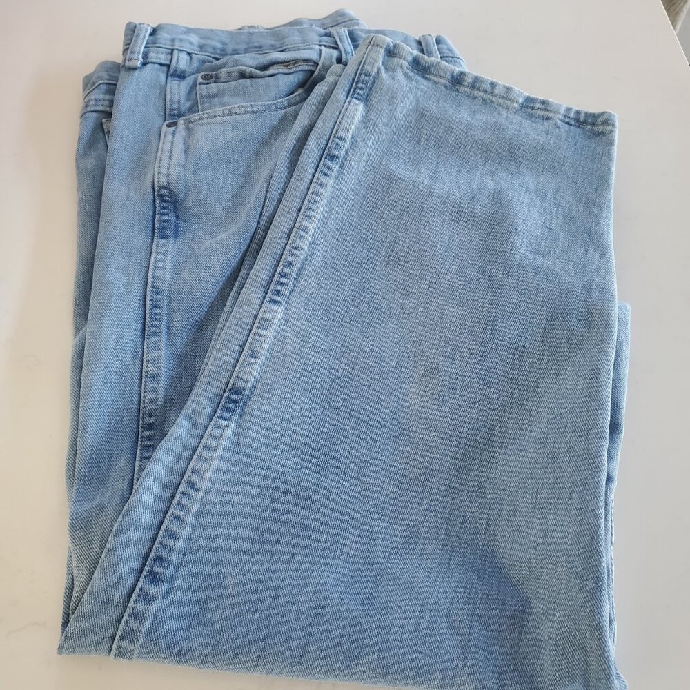Wrangler Rugged Wear Men's 5 Pocket Straight Leg Light Wash Jean's 46 x 28